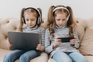 Leia mais sobre o artigo Antivírus Gratuito: Formas de Orientar os Filhos sobre o Mundo Digital